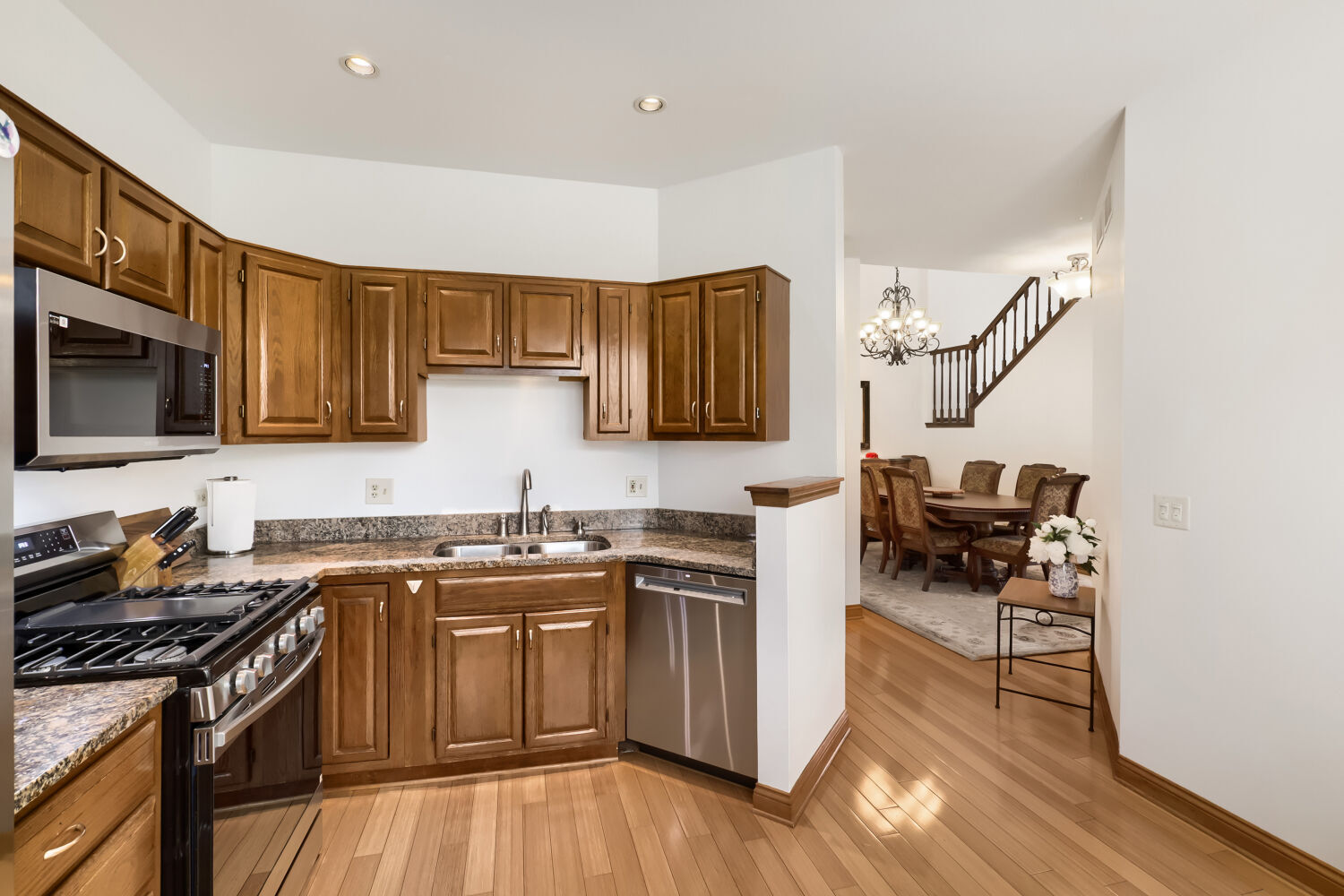 959 Heathrow Lane, Naperville, IL 60540