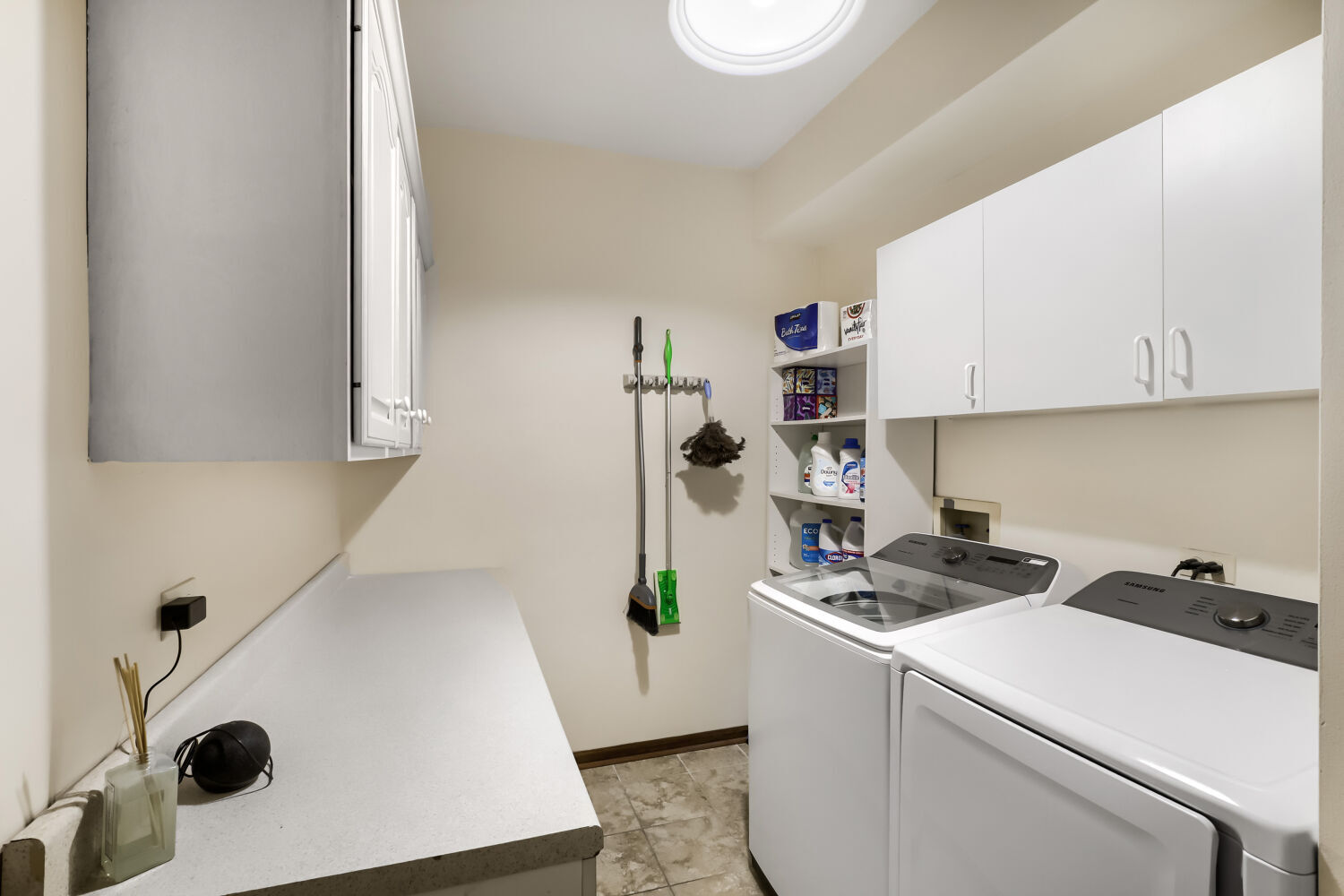 959 Heathrow Lane, Naperville, IL 60540