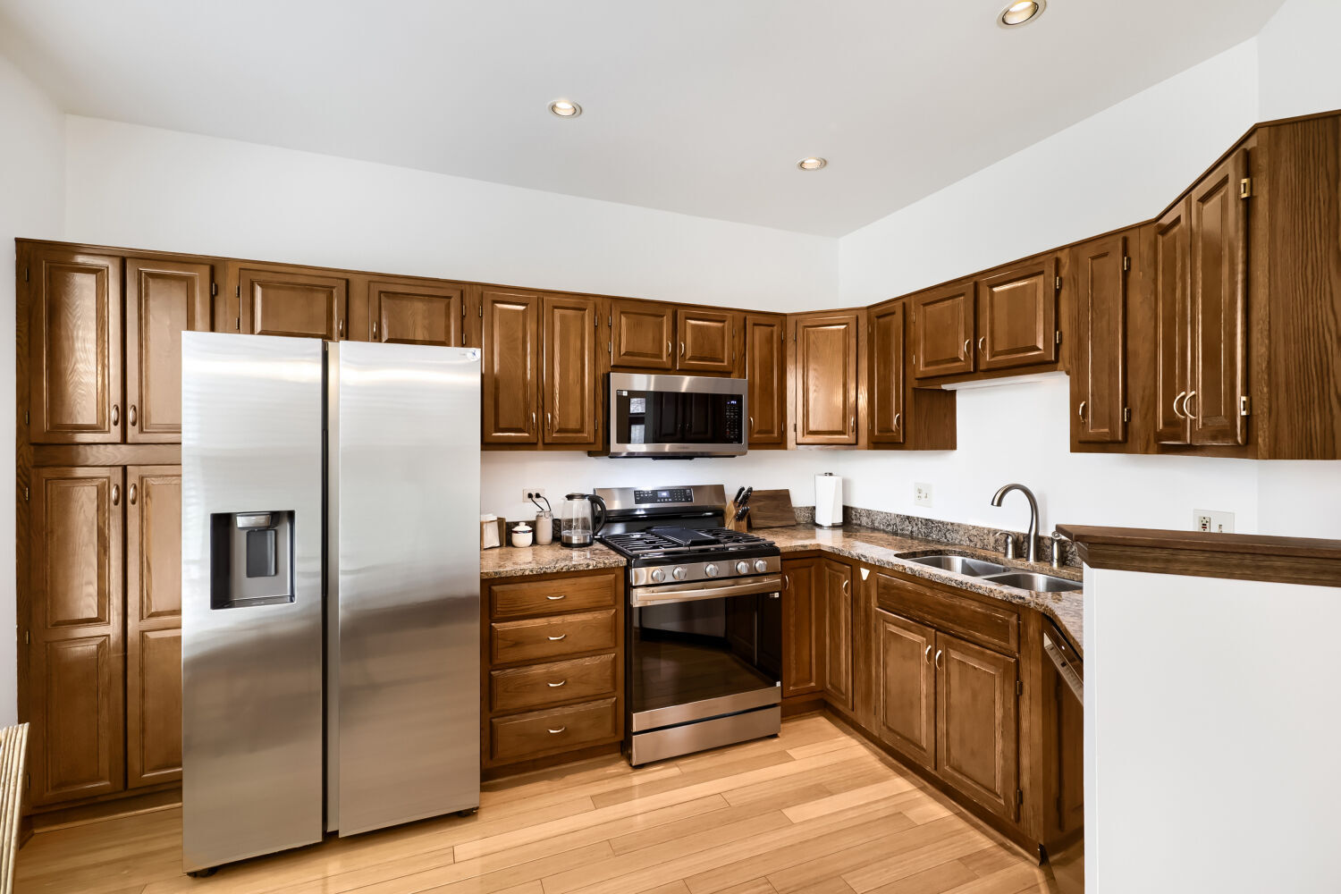 959 Heathrow Lane, Naperville, IL 60540