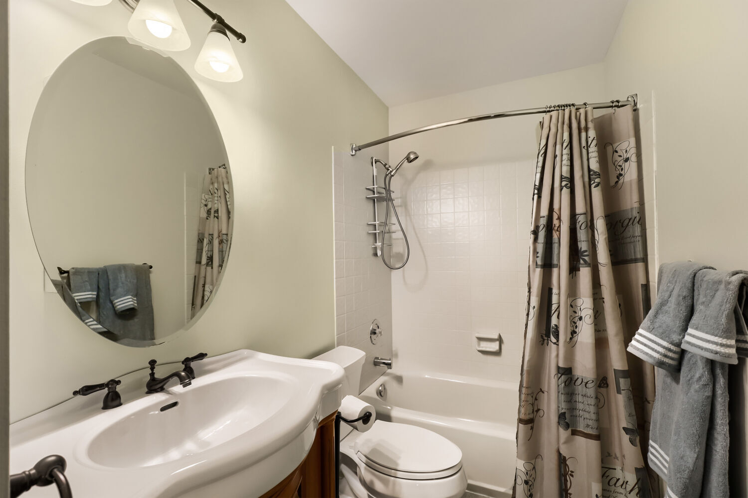 959 Heathrow Lane, Naperville, IL 60540