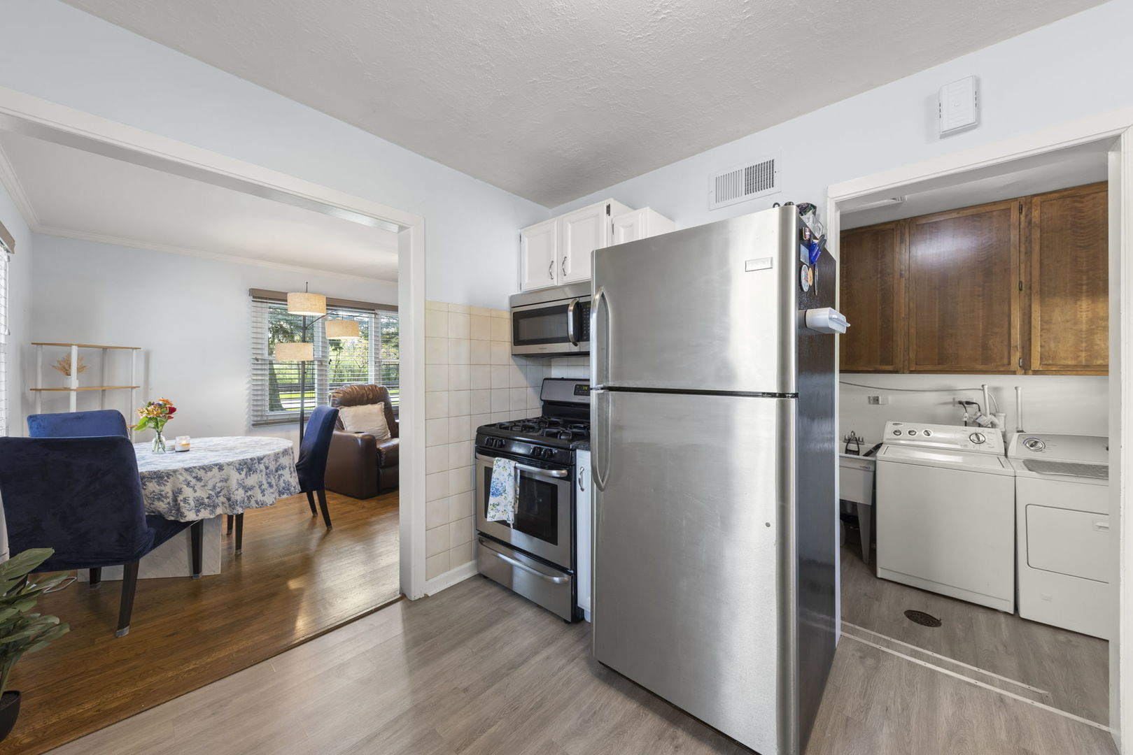 1335 College Avenue, Wheaton, IL 60187