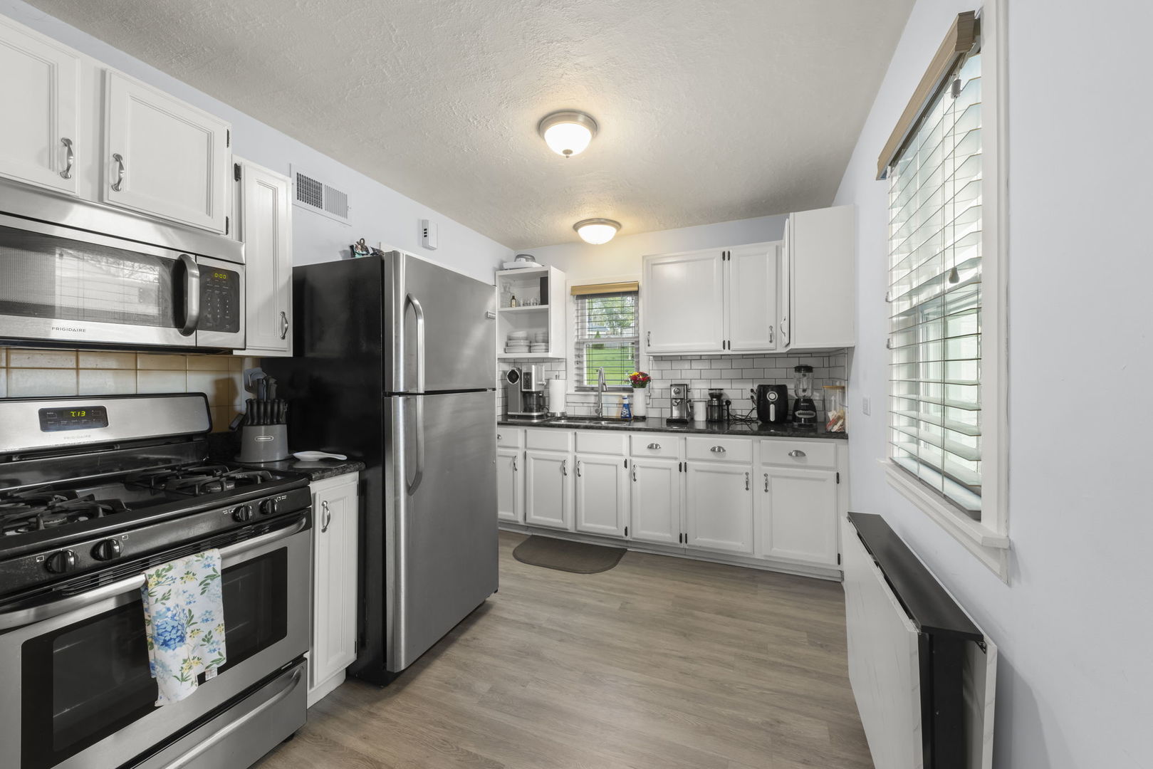 1335 College Avenue, Wheaton, IL 60187