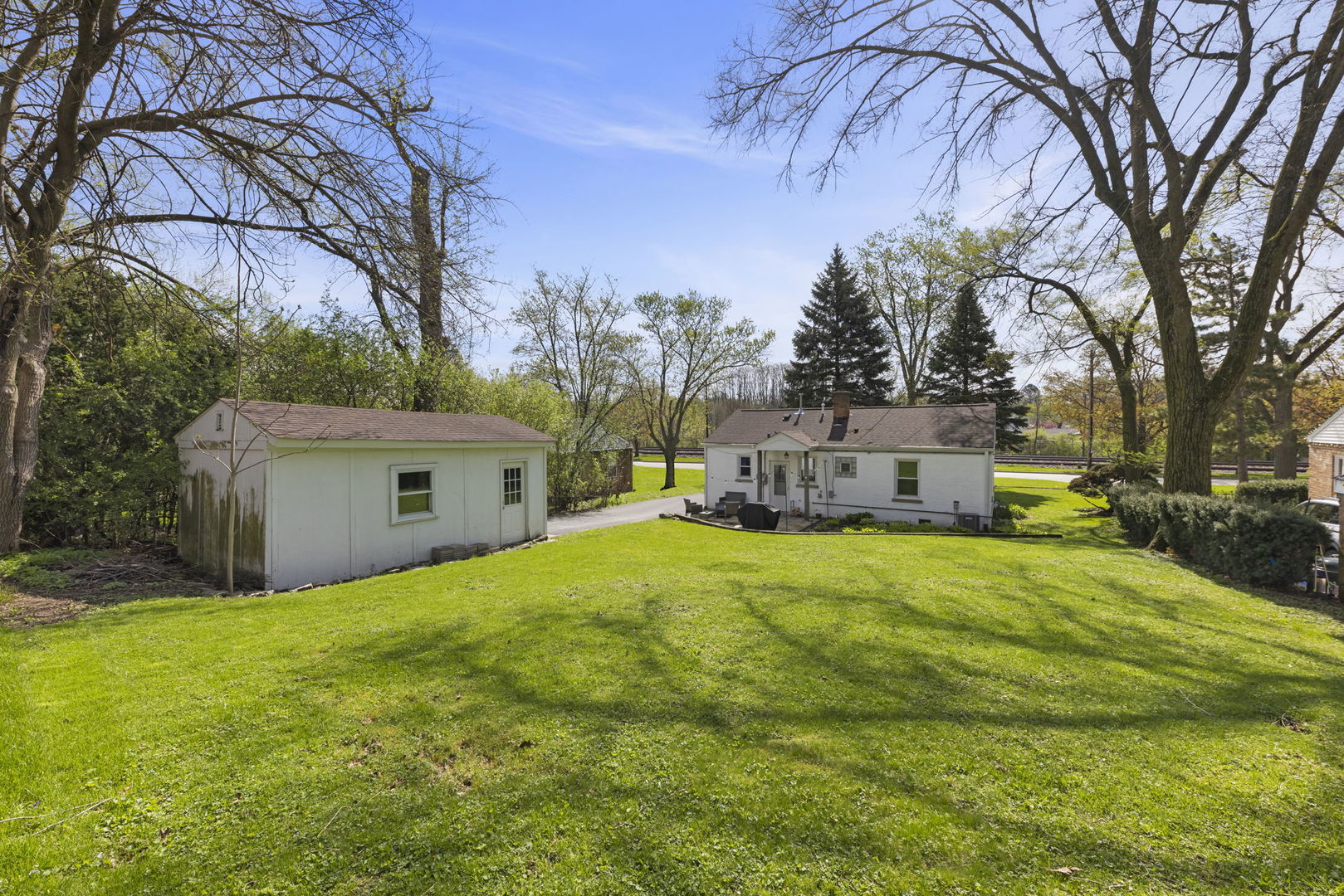 1335 College Avenue, Wheaton, IL 60187