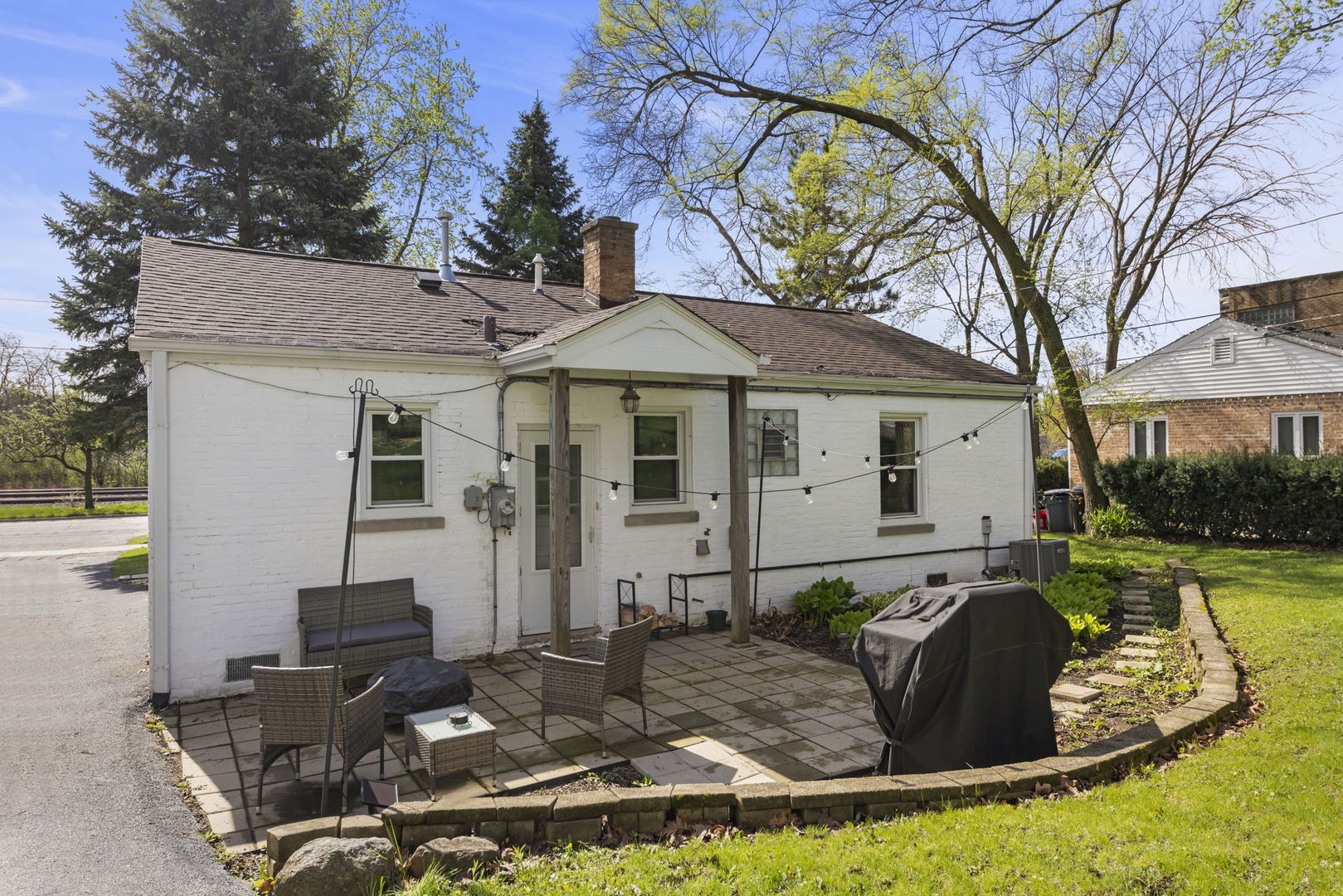 1335 College Avenue, Wheaton, IL 60187