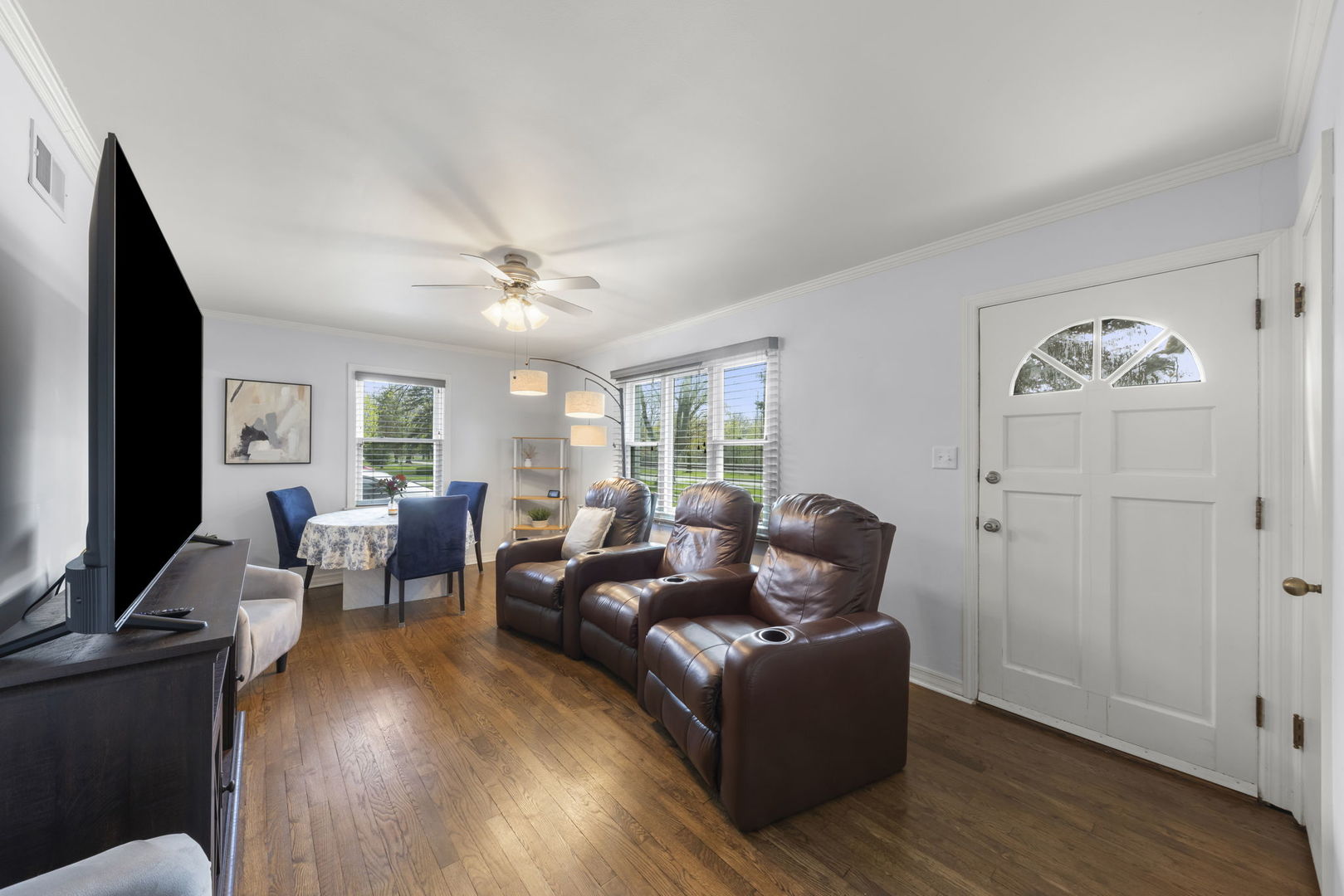 1335 College Avenue, Wheaton, IL 60187