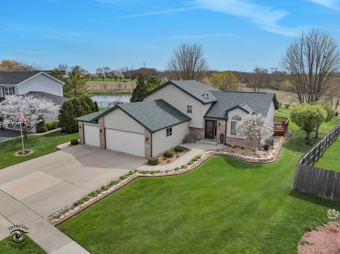 226 Hancock Drive, New Lenox, IL 60451