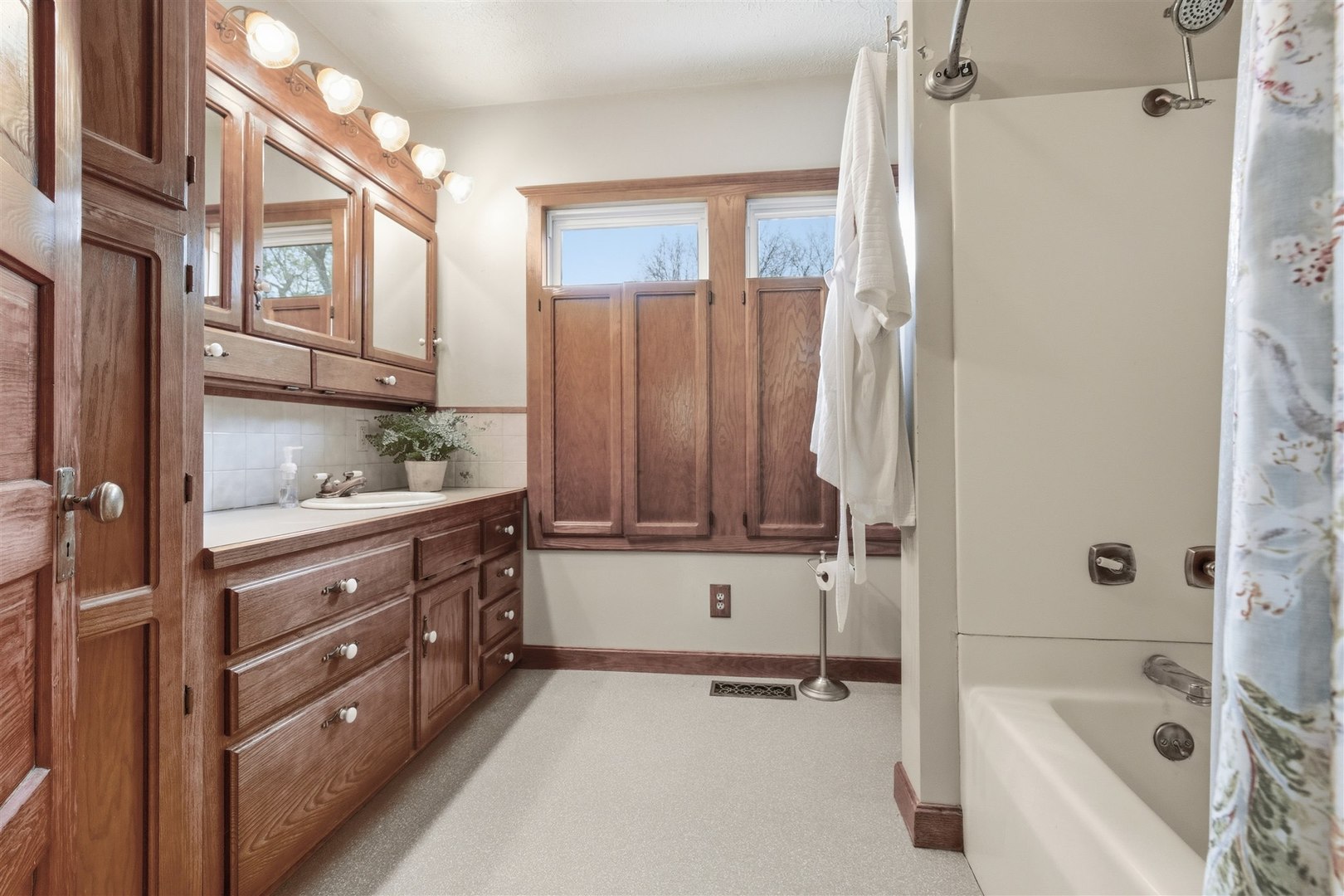 766 N Mill Street, Pontiac, IL 61764