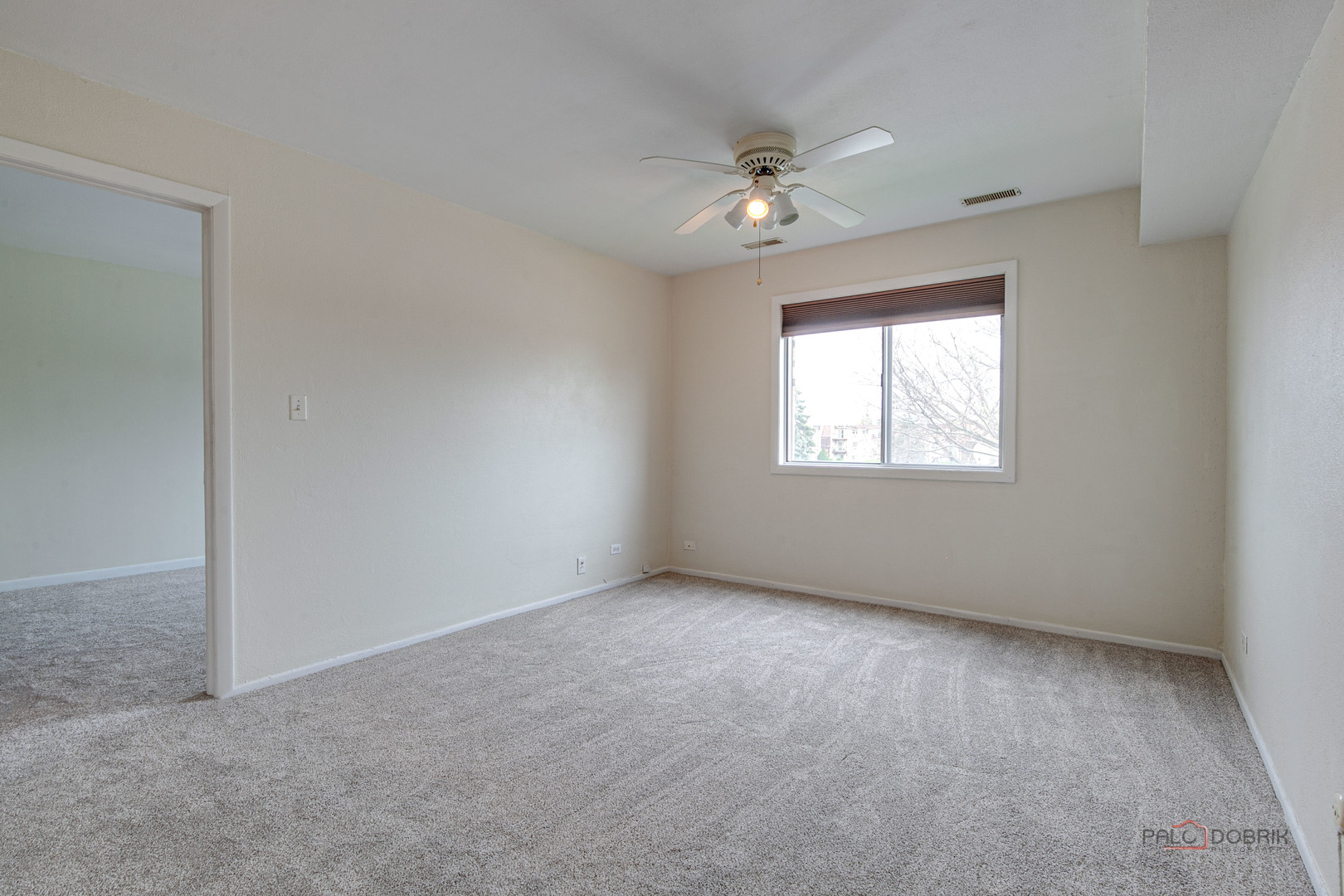 625 W Huntington Commons Road #208, Mount Prospect, IL 60056