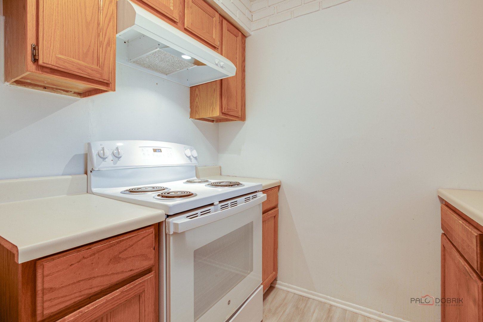 625 W Huntington Commons Road #208, Mount Prospect, IL 60056