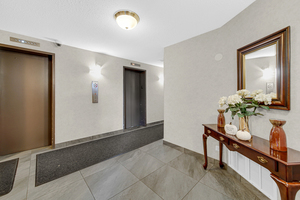 625 W Huntington Commons Road #208, Mount Prospect, IL 60056