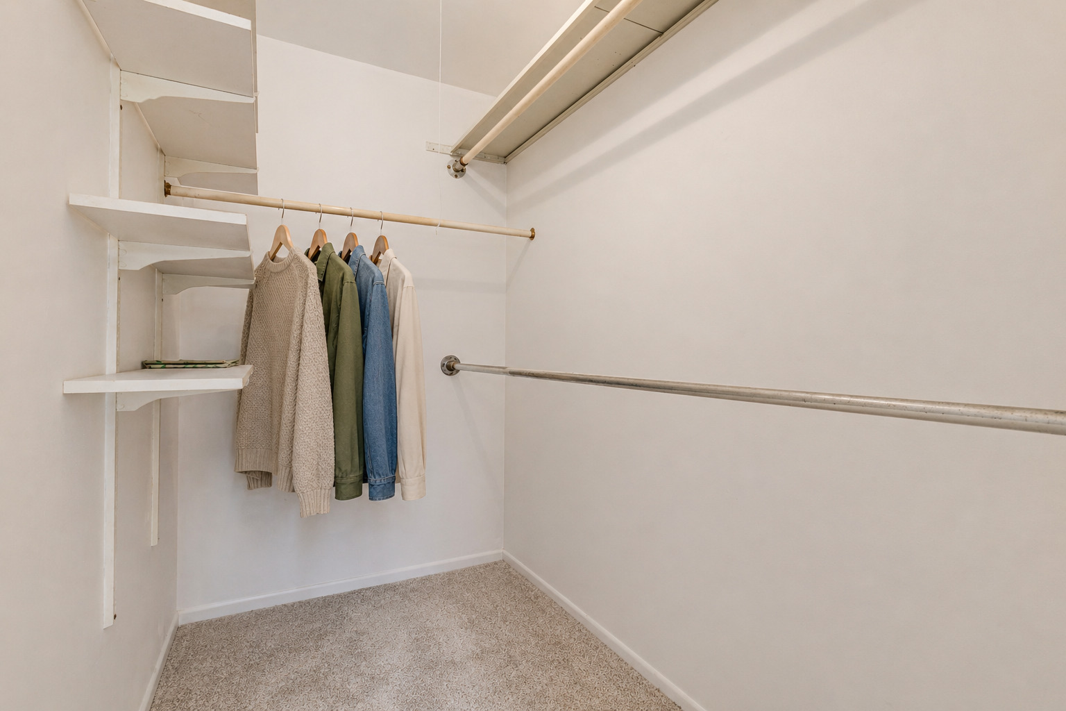 625 W Huntington Commons Road #208, Mount Prospect, IL 60056