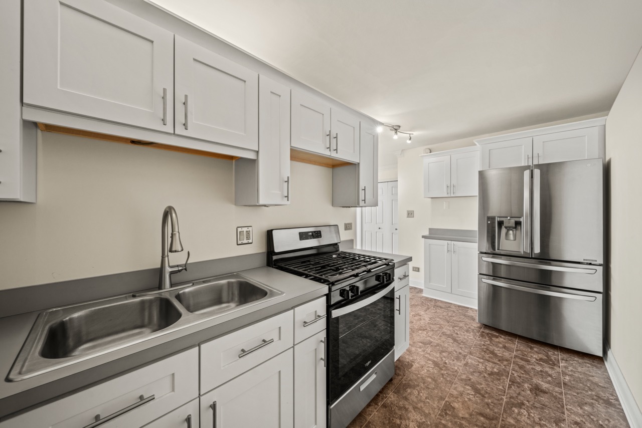 5975 N Odell Avenue #5C, Chicago, IL 60631