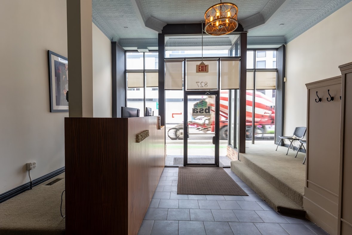 827 N Milwaukee Avenue, Chicago, IL 60642