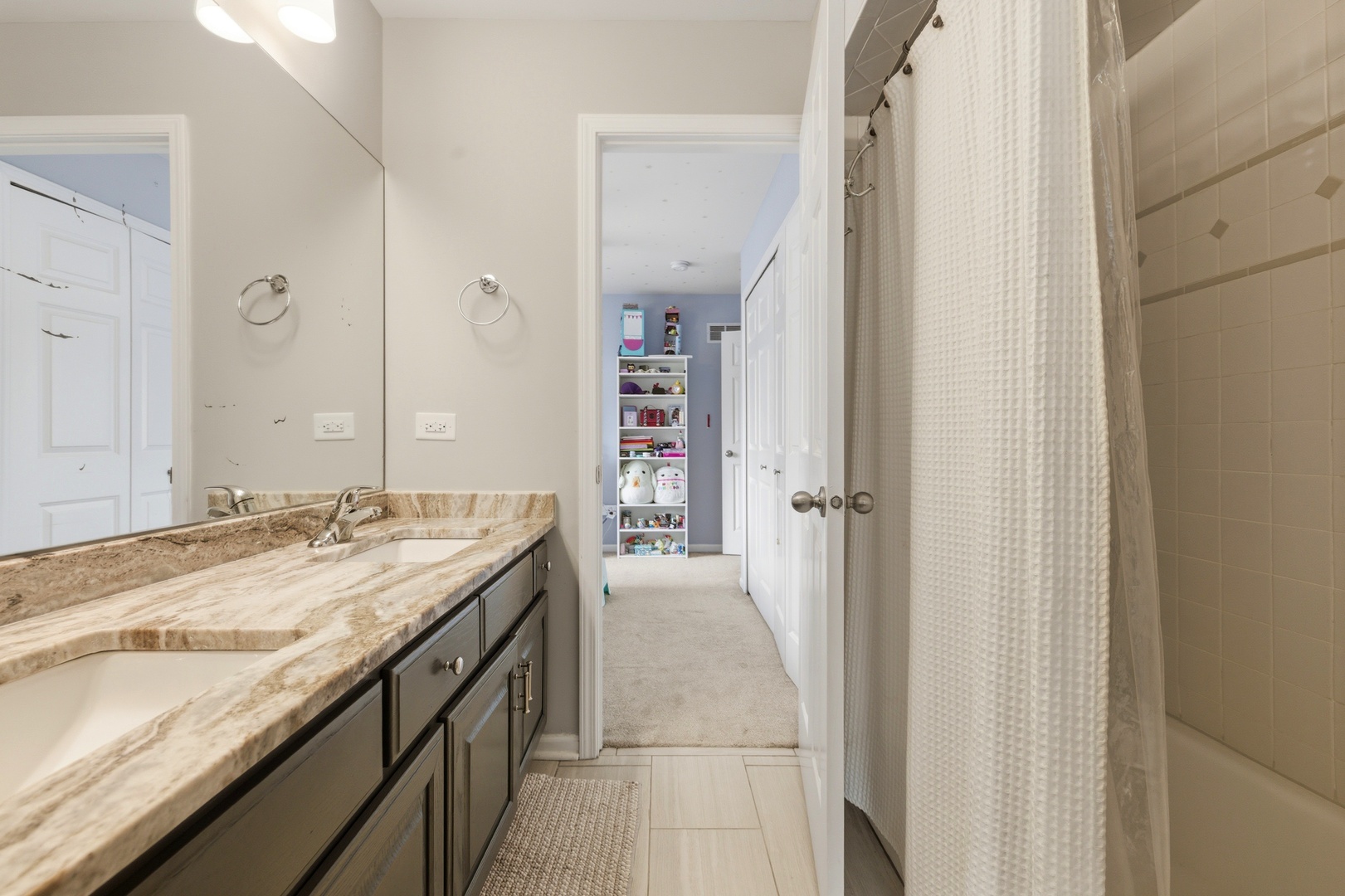 2316 Beauport Drive, Naperville, IL 60564