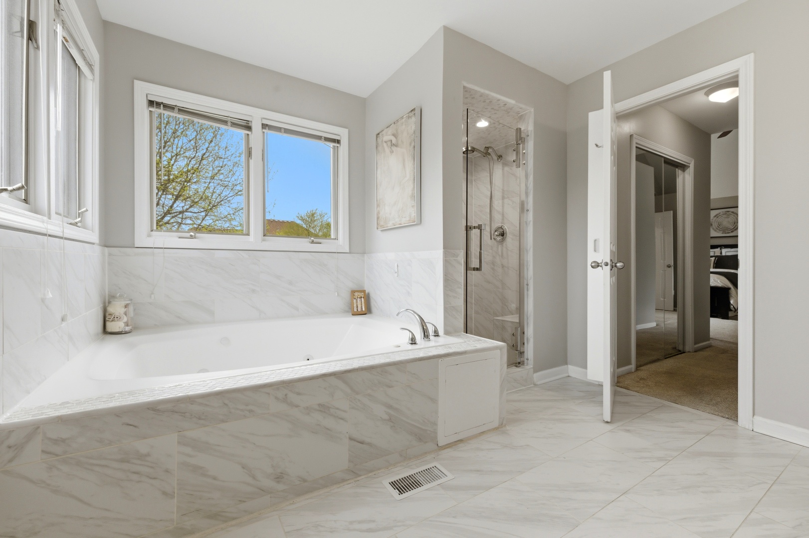 2316 Beauport Drive, Naperville, IL 60564