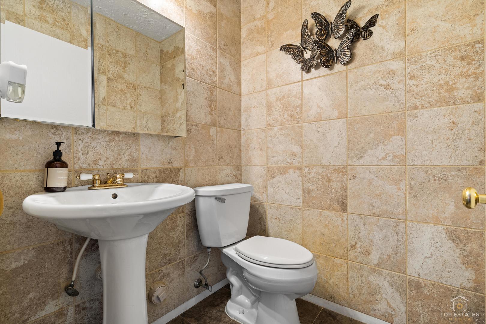 176 Appleby Drive, Glendale Heights, IL 60139