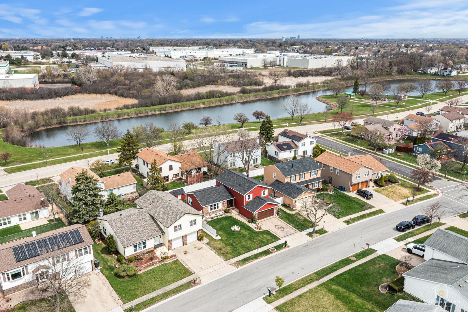 176 Appleby Drive, Glendale Heights, IL 60139