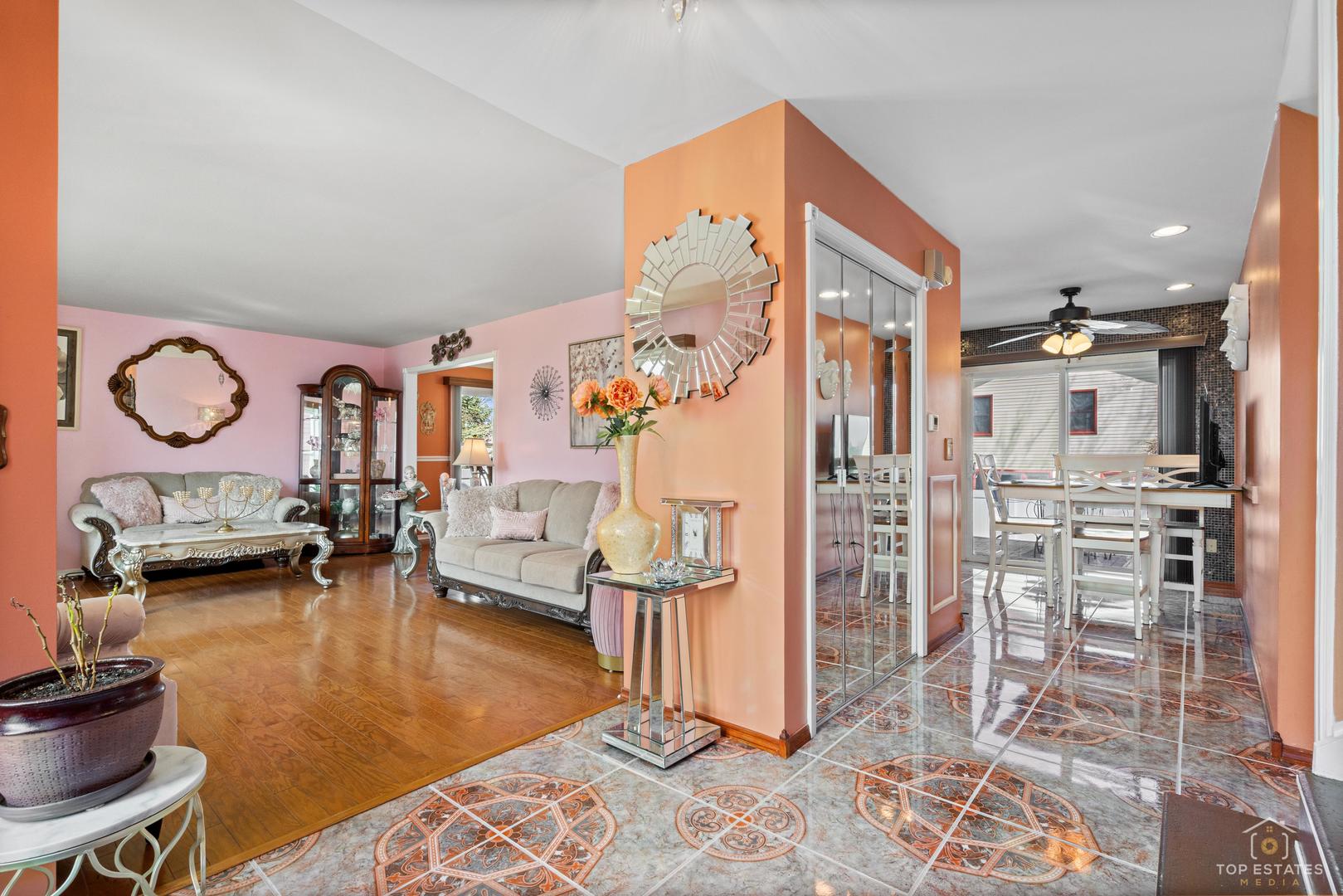 176 Appleby Drive, Glendale Heights, IL 60139