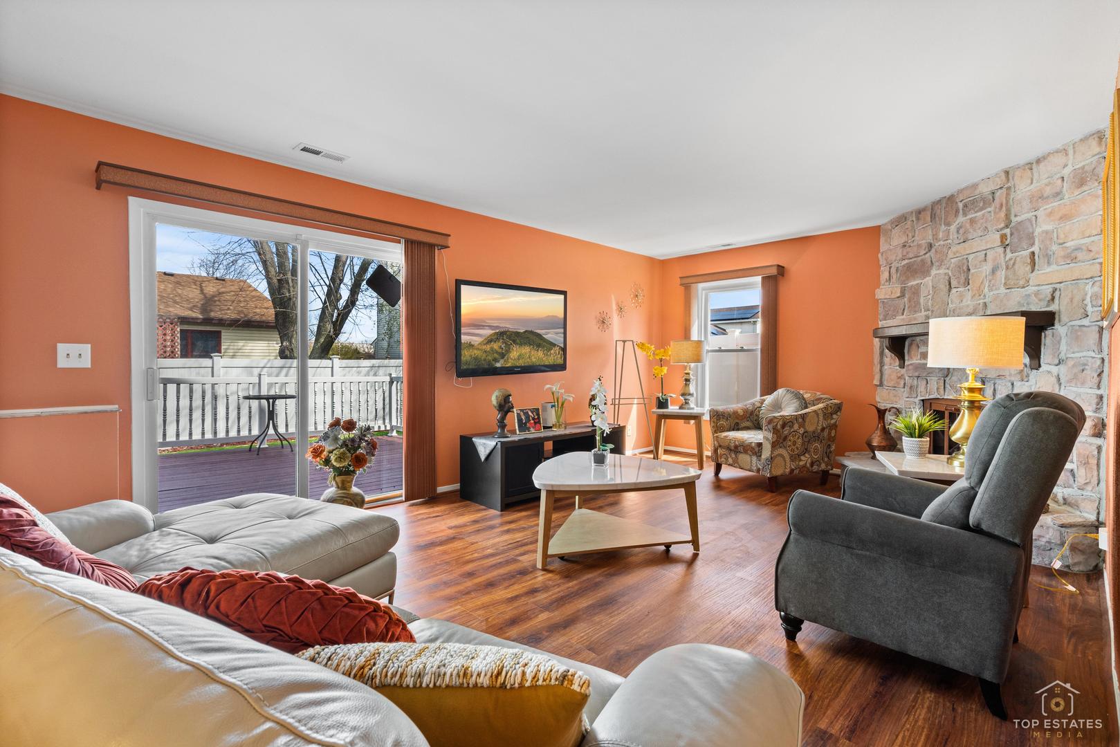 176 Appleby Drive, Glendale Heights, IL 60139