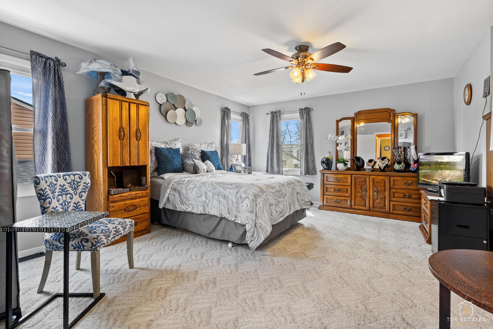 176 Appleby Drive, Glendale Heights, IL 60139