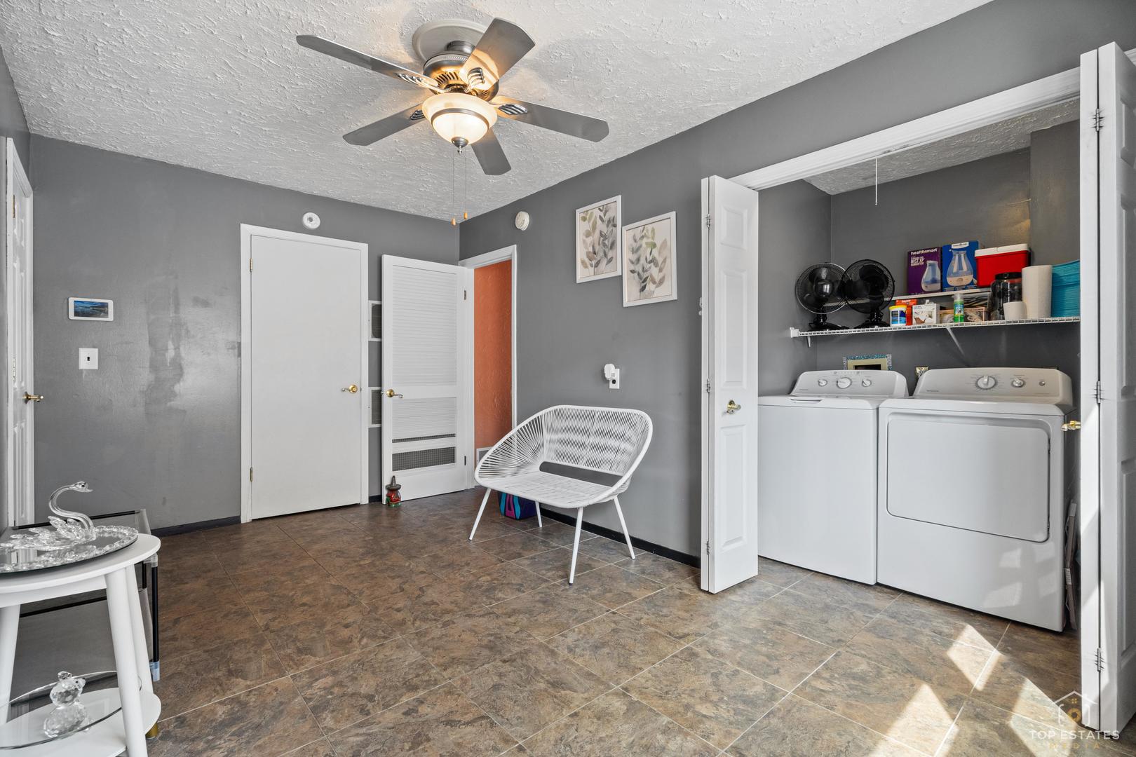 176 Appleby Drive, Glendale Heights, IL 60139