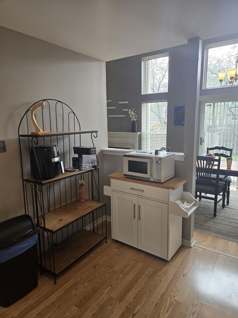 1328 Shawford Way, Elgin, IL 60120