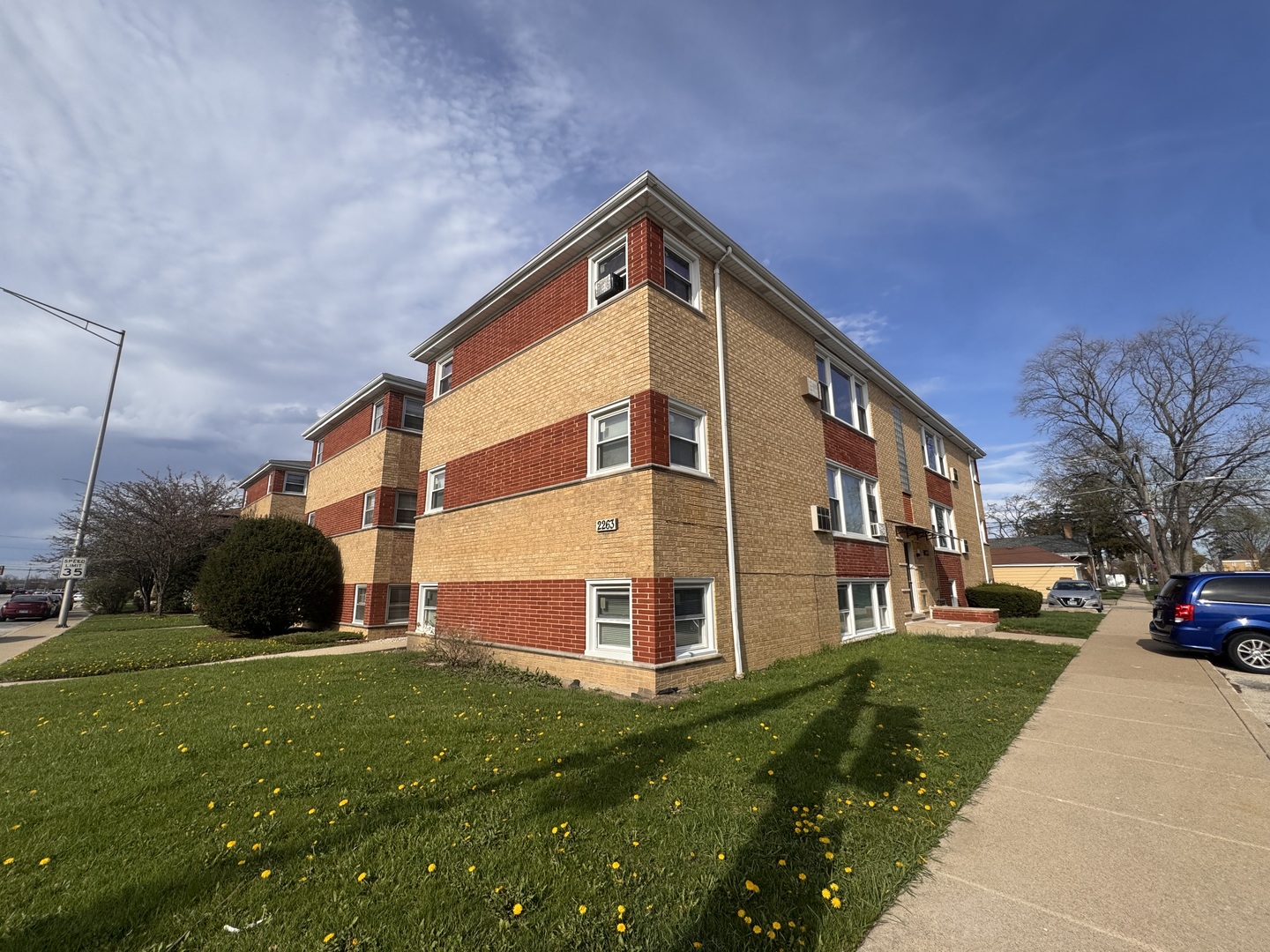 2263 S 17th Avenue, North Riverside, IL 60546