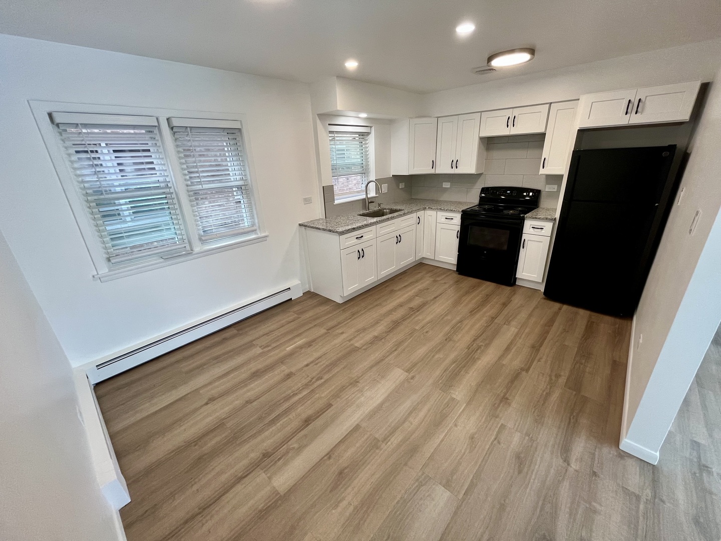 2263 S 17th Avenue, North Riverside, IL 60546