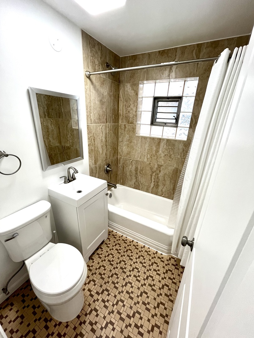 2263 S 17th Avenue, North Riverside, IL 60546