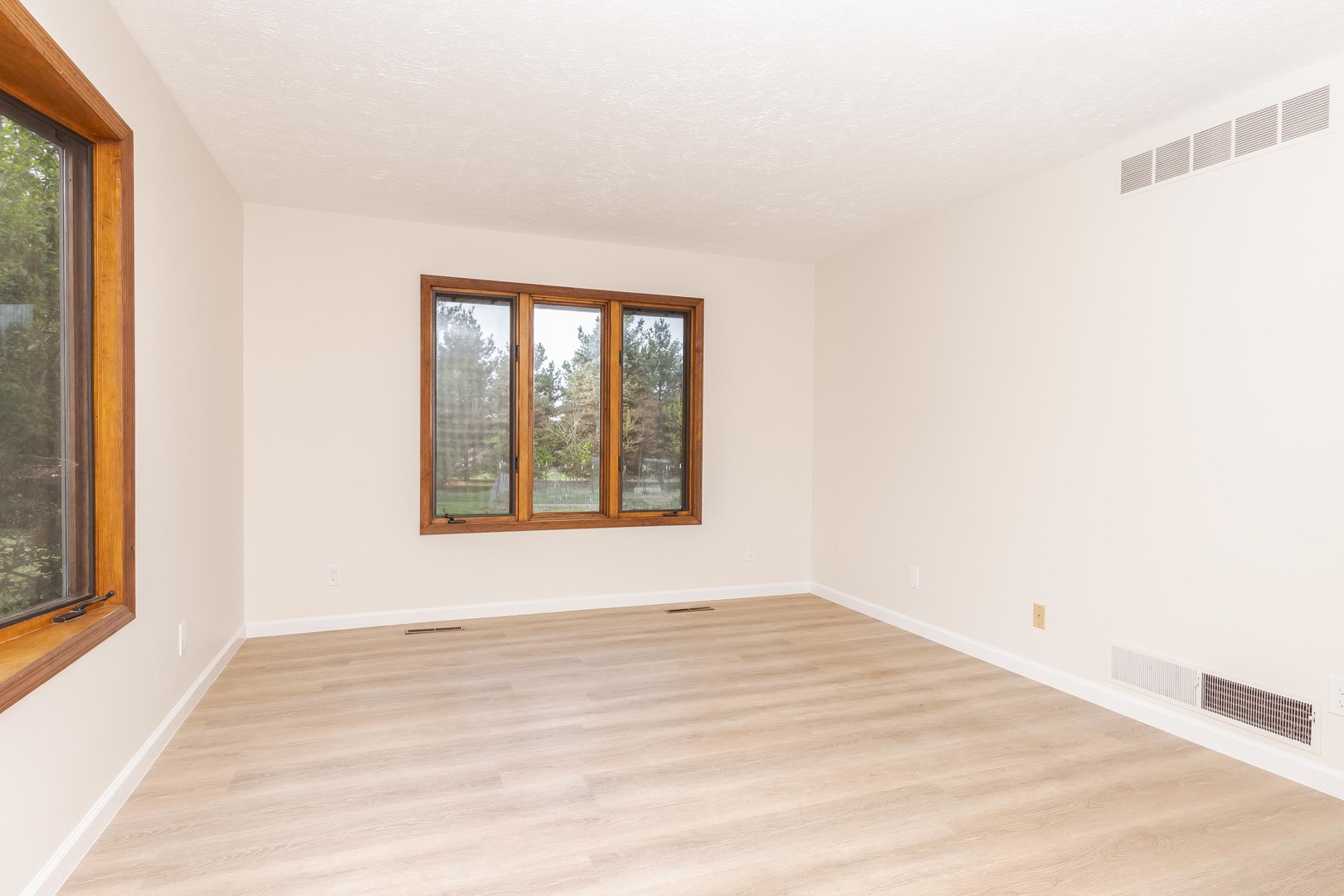 3312 N 1475 East Road, Heyworth, IL 61745