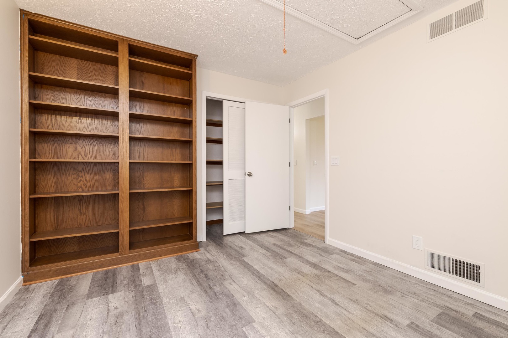 3312 N 1475 East Road, Heyworth, IL 61745