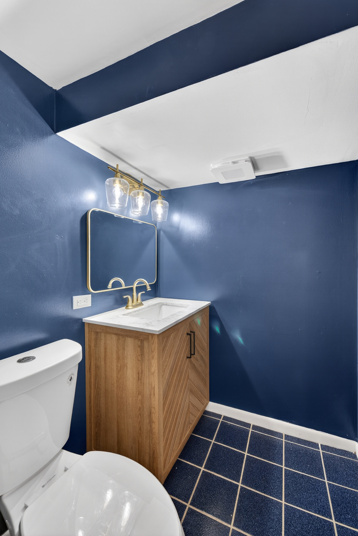 5205 N Osceola Avenue, Chicago, IL 60656