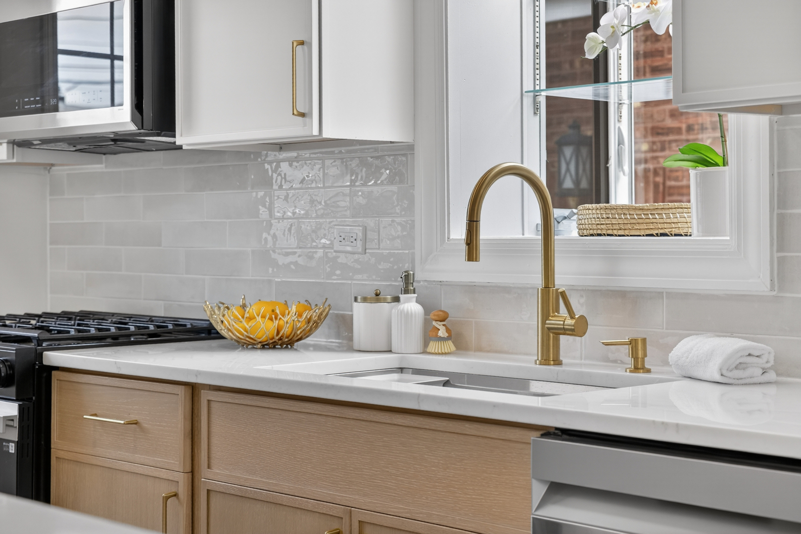 5205 N Osceola Avenue, Chicago, IL 60656