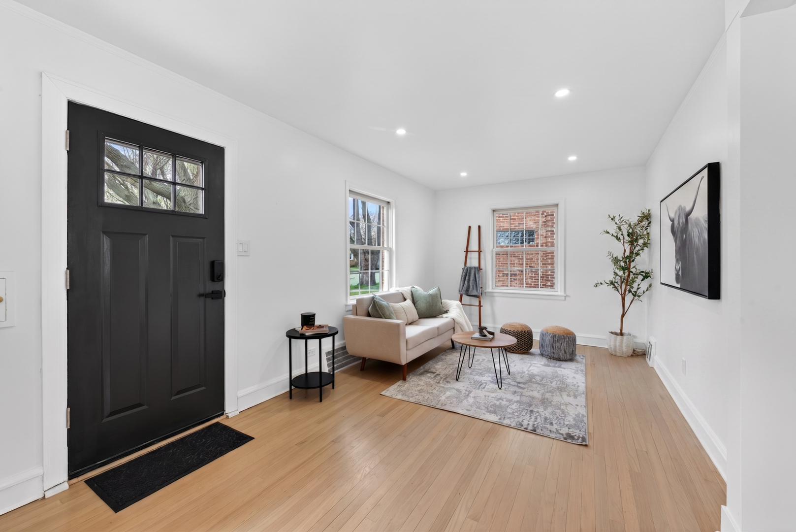 5205 N Osceola Avenue, Chicago, IL 60656