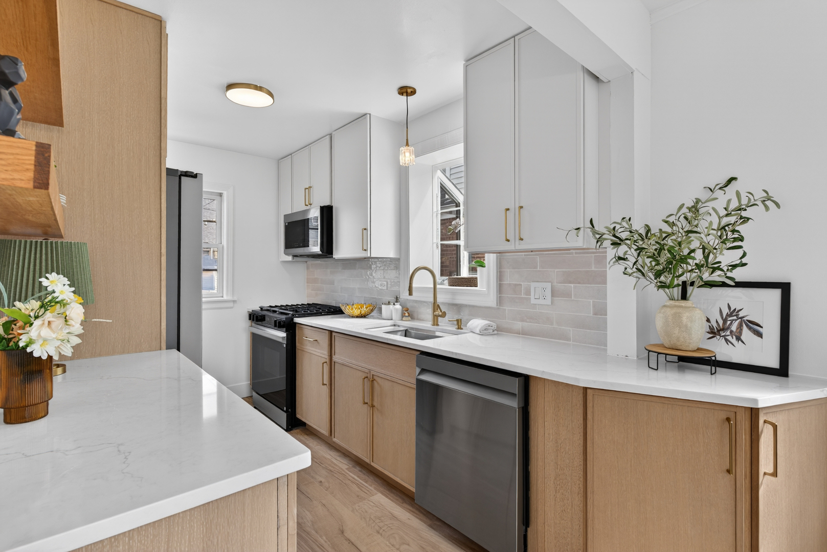 5205 N Osceola Avenue, Chicago, IL 60656