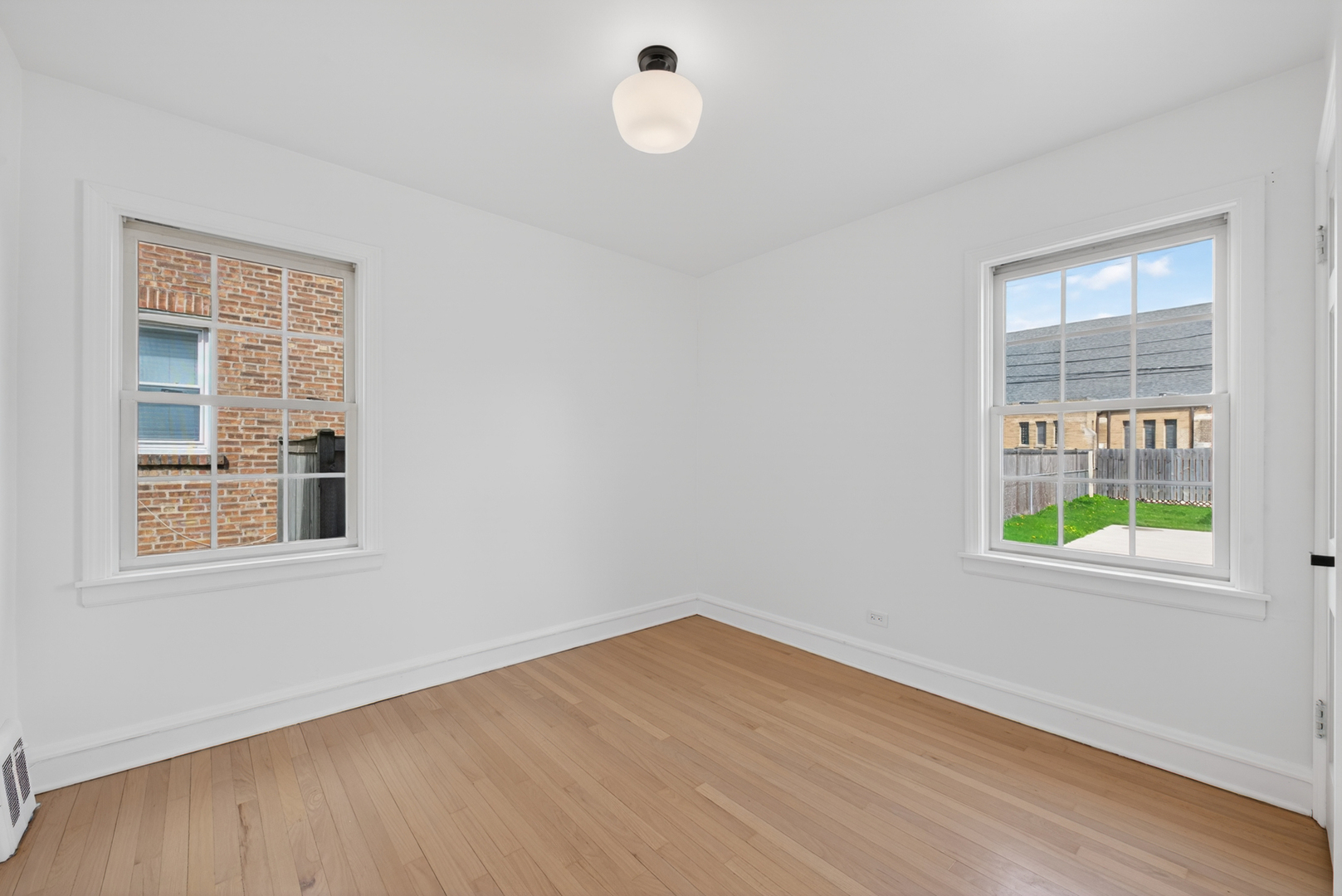 5205 N Osceola Avenue, Chicago, IL 60656