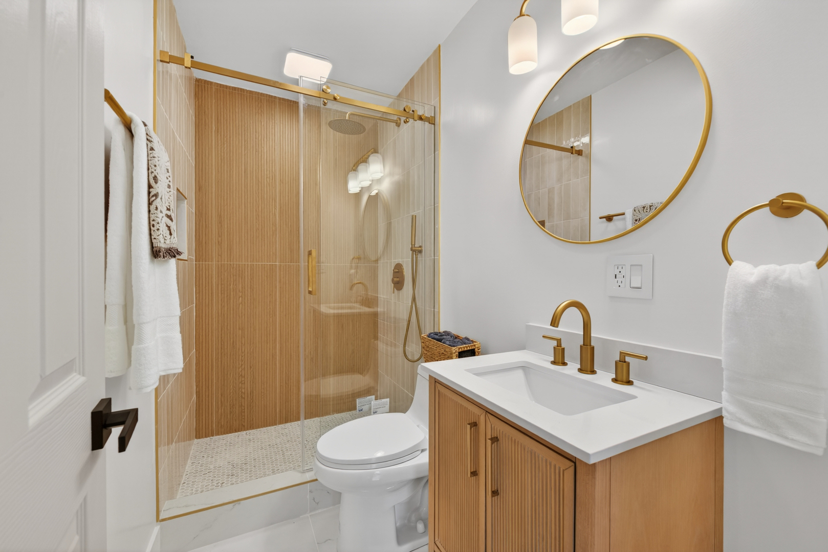 5205 N Osceola Avenue, Chicago, IL 60656