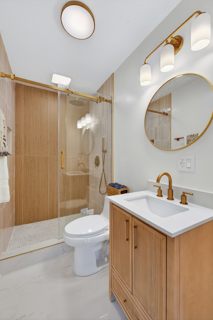 5205 N Osceola Avenue, Chicago, IL 60656