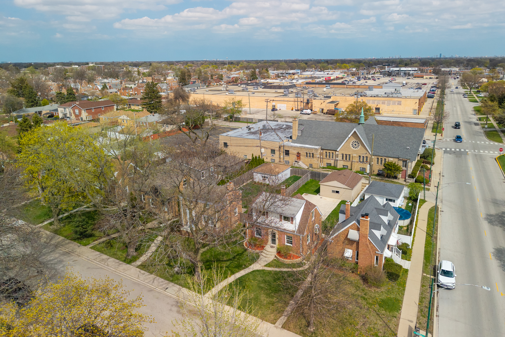 5205 N Osceola Avenue, Chicago, IL 60656