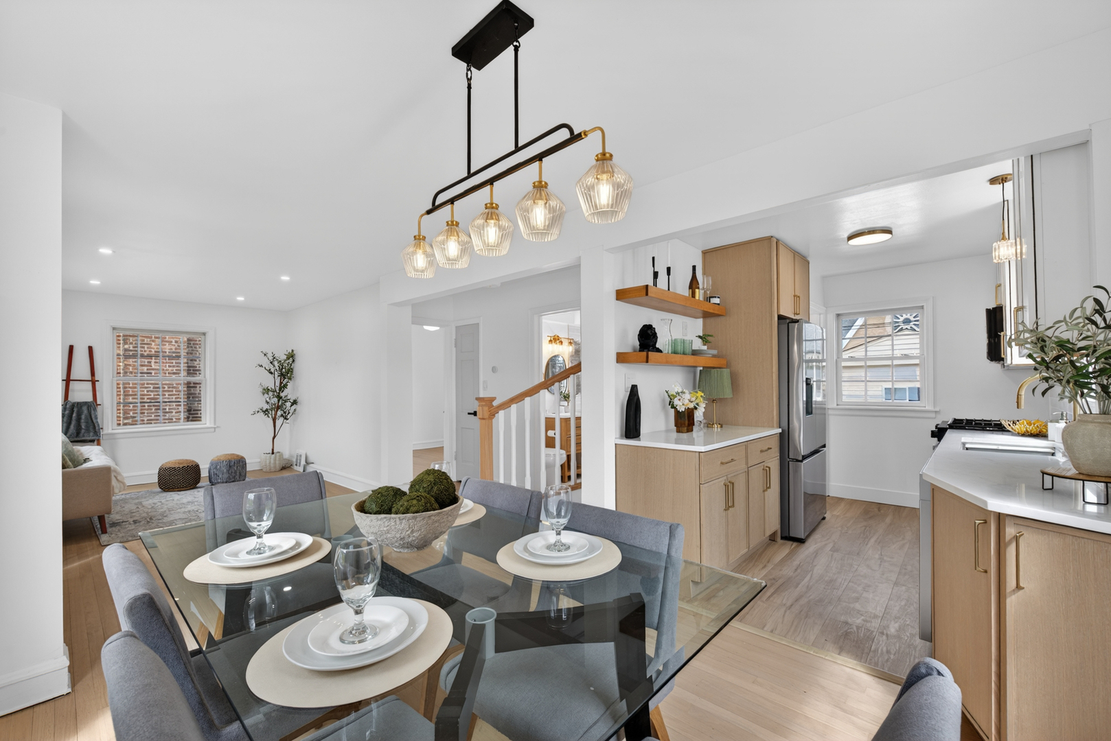 5205 N Osceola Avenue, Chicago, IL 60656