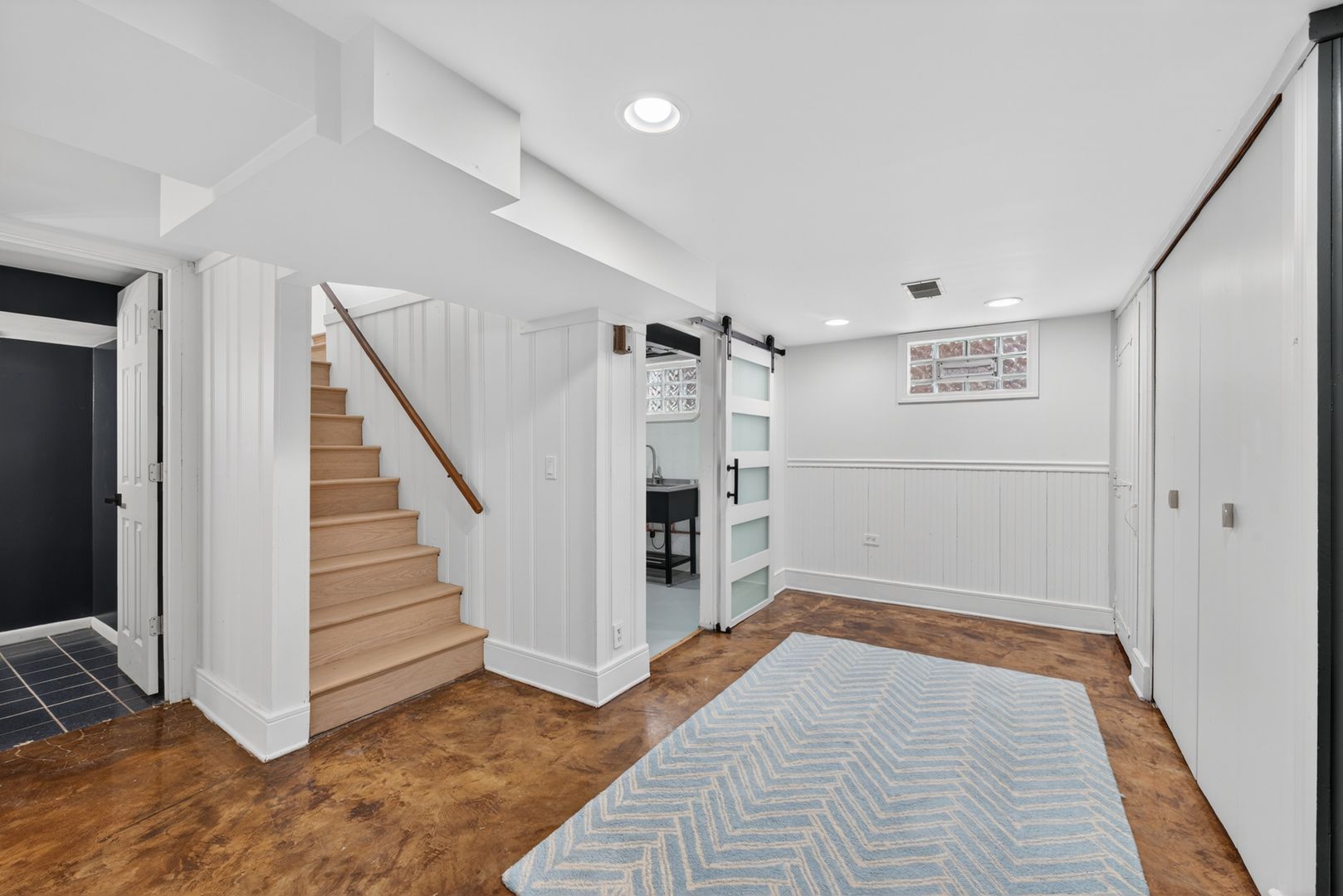 5205 N Osceola Avenue, Chicago, IL 60656