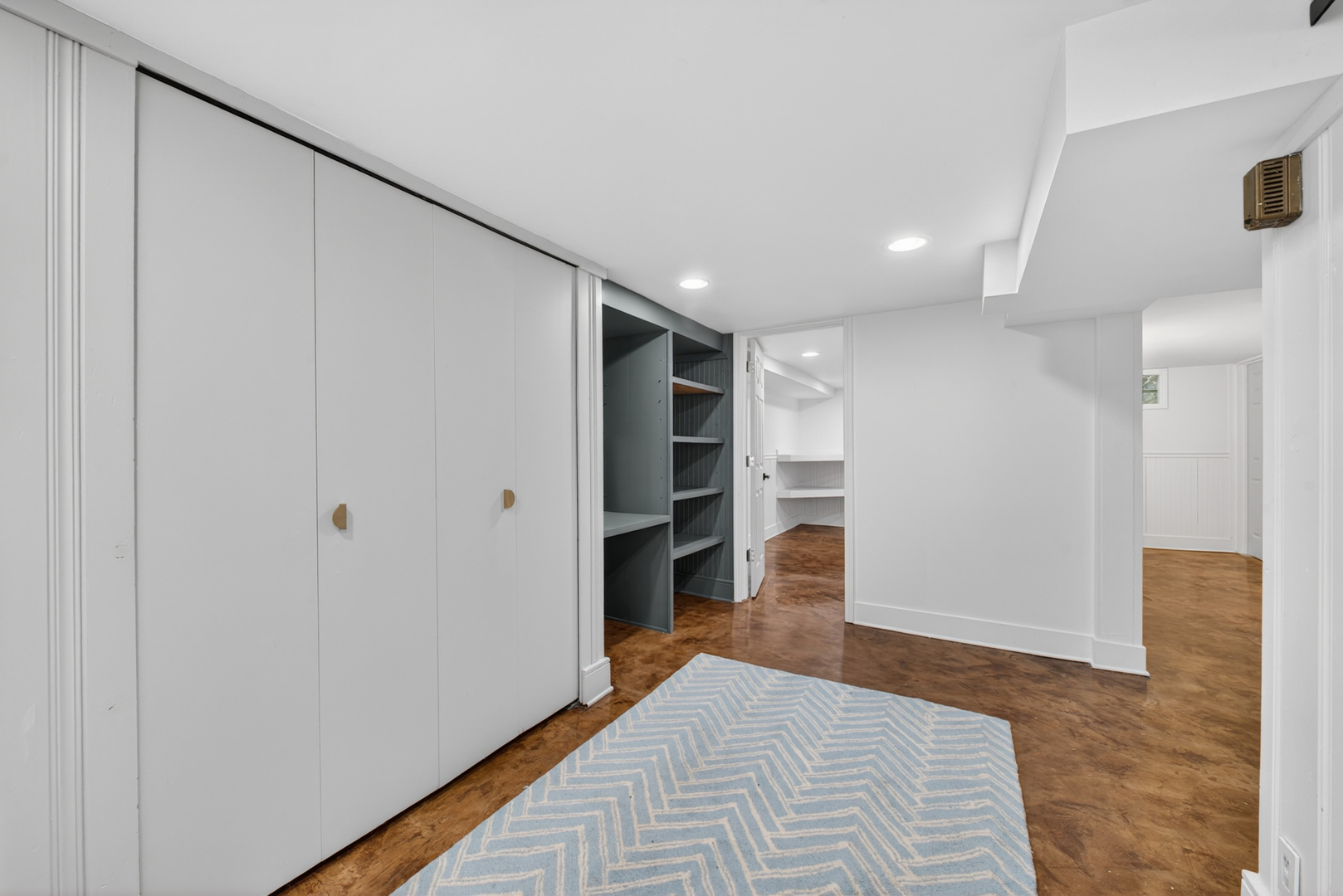 5205 N Osceola Avenue, Chicago, IL 60656