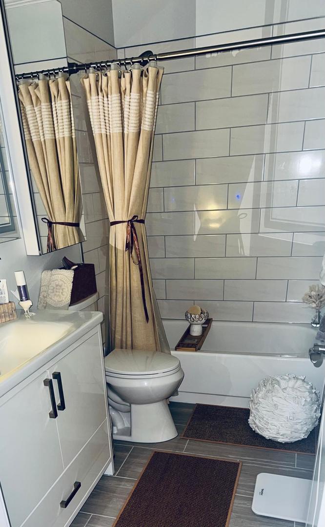 1174 N Chesapeake Lane, Palatine, IL 60074