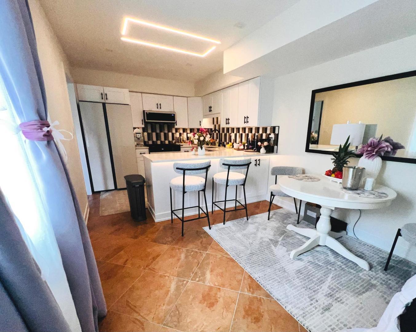 1174 N Chesapeake Lane, Palatine, IL 60074