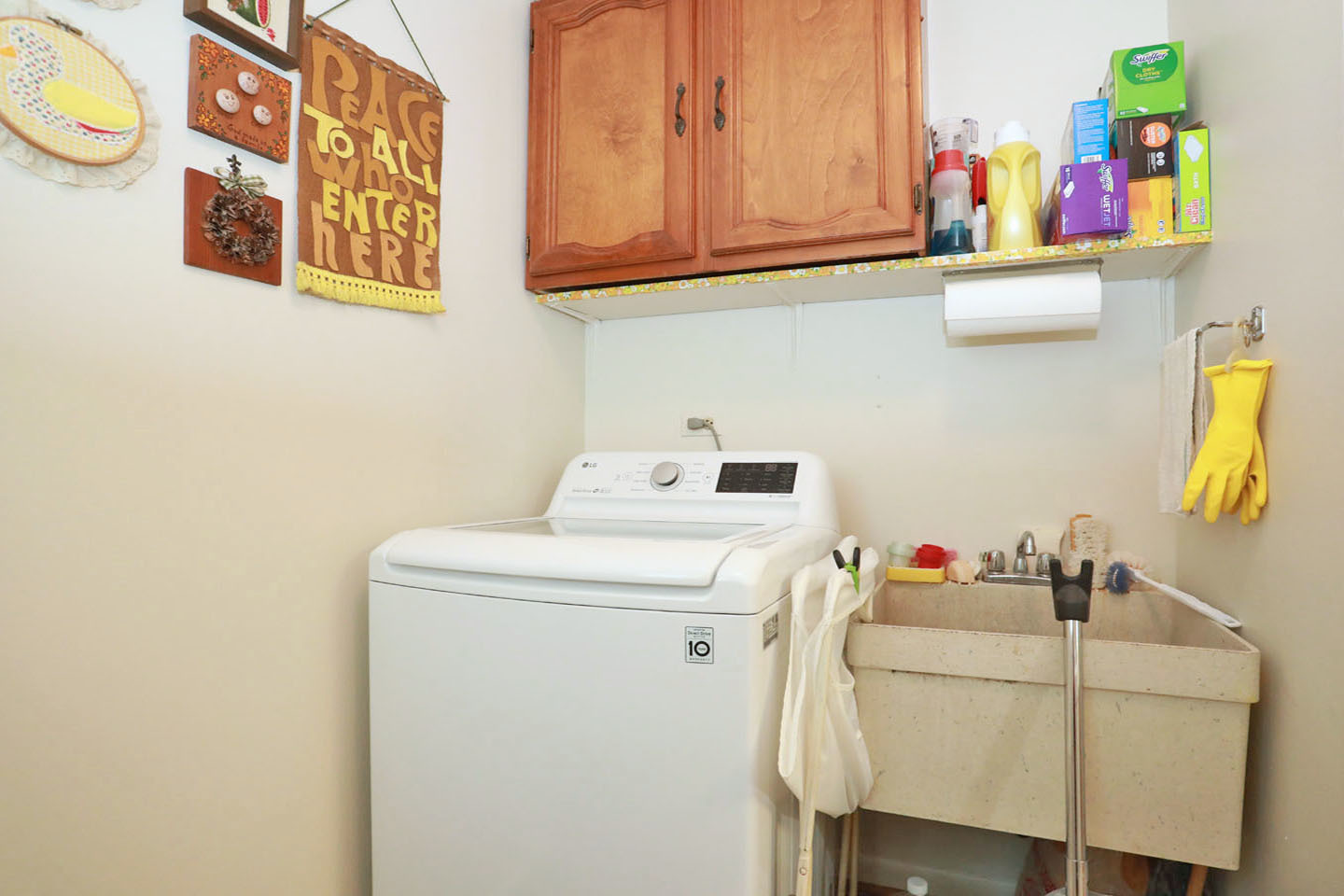 65 Lonsdale Road, Elk Grove Village, IL 60007