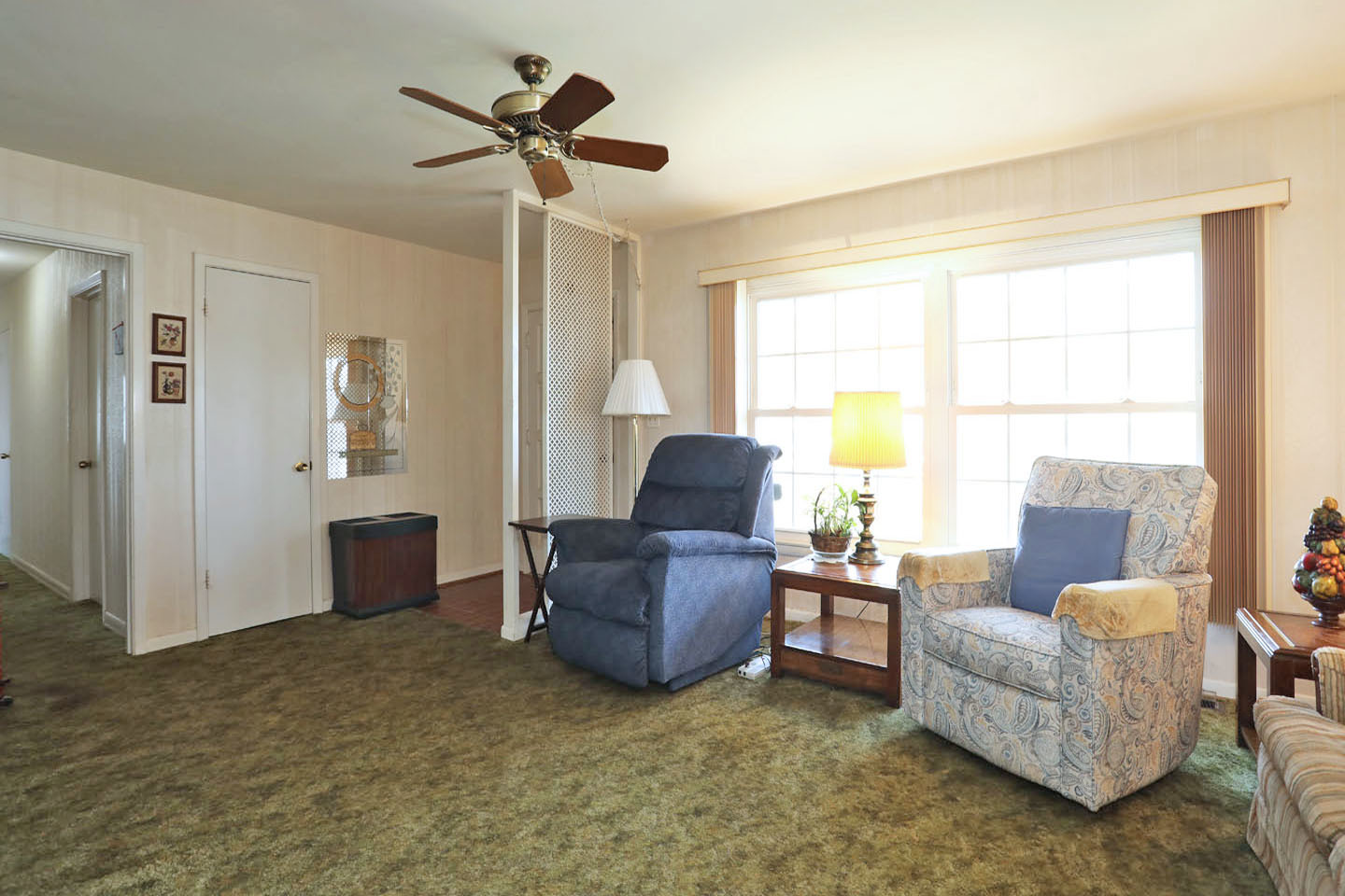 65 Lonsdale Road, Elk Grove Village, IL 60007