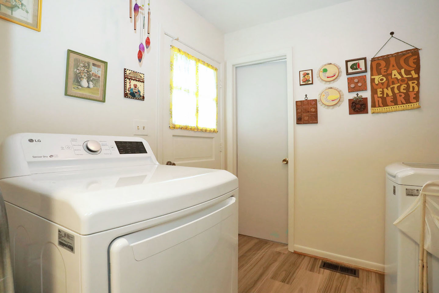 65 Lonsdale Road, Elk Grove Village, IL 60007