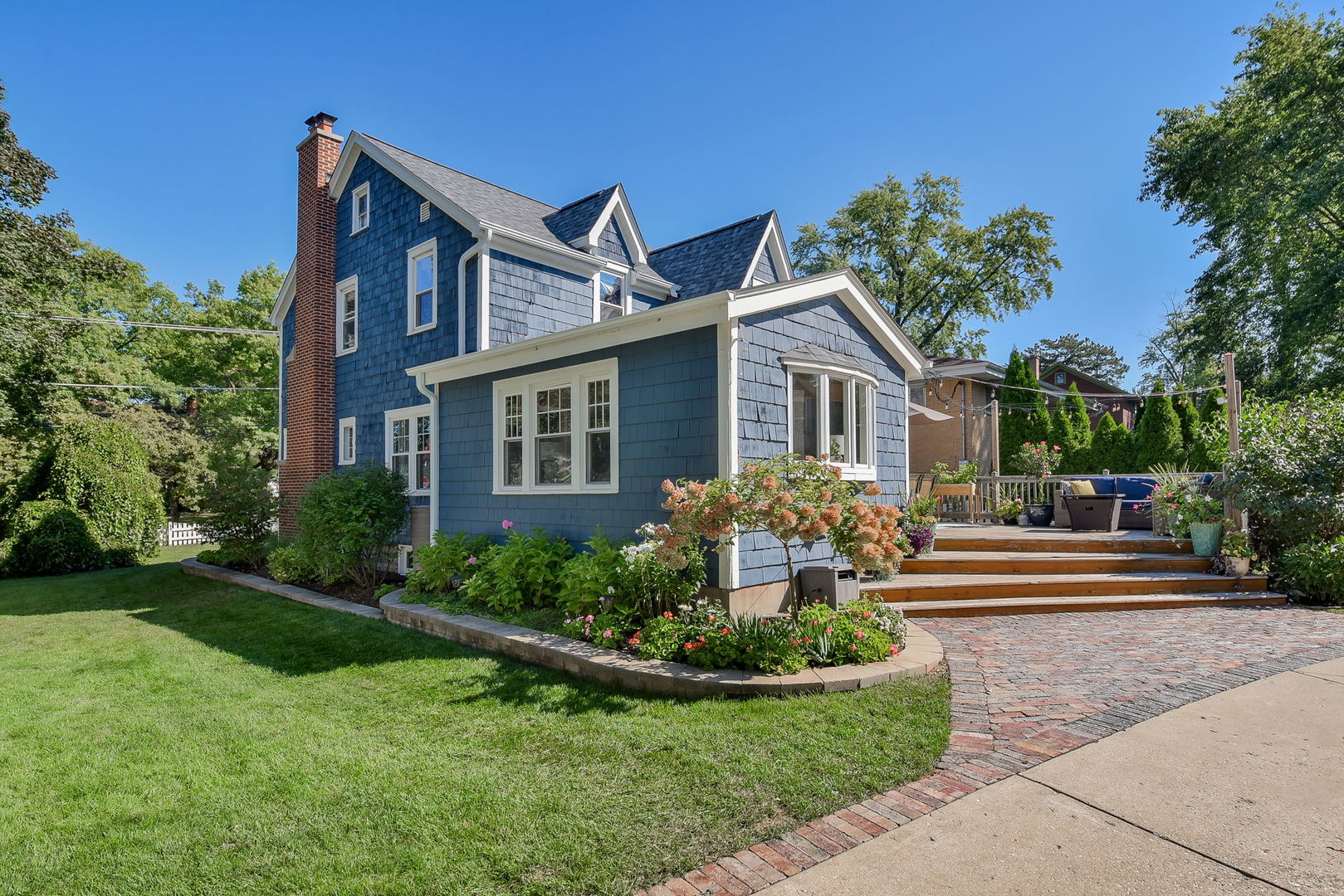 702 E Illinois Street, Wheaton, IL 60187