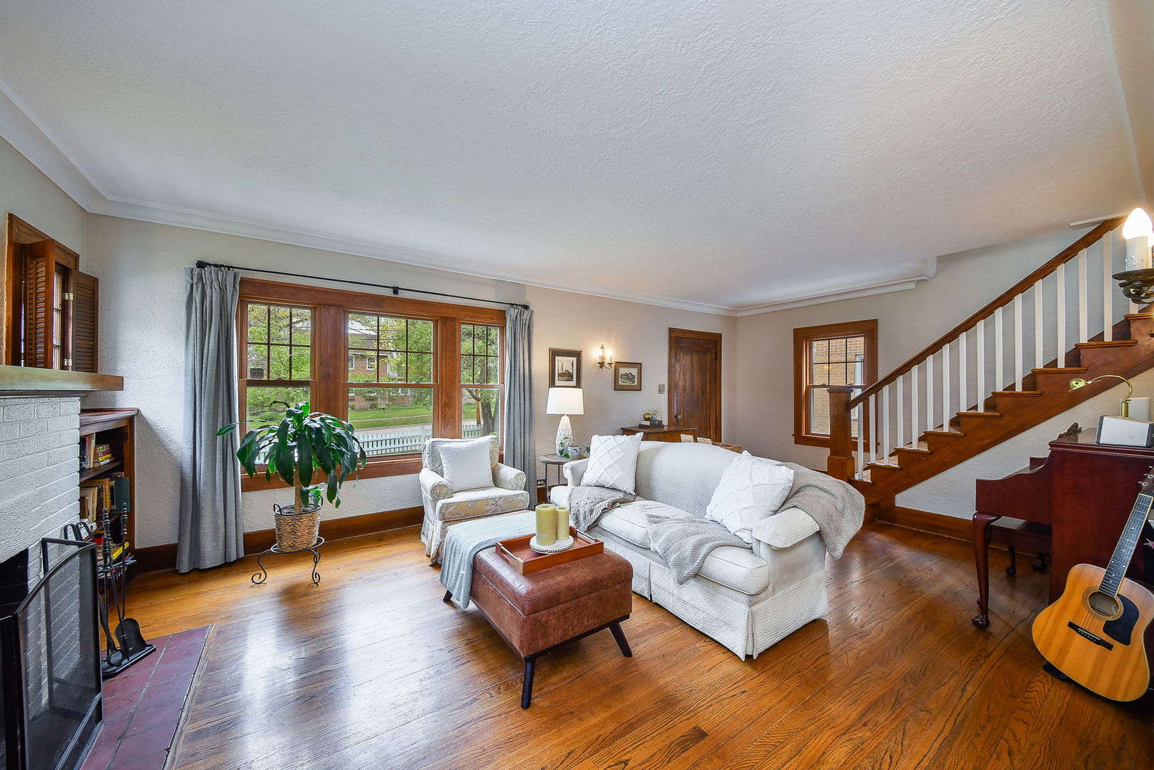 702 E Illinois Street, Wheaton, IL 60187