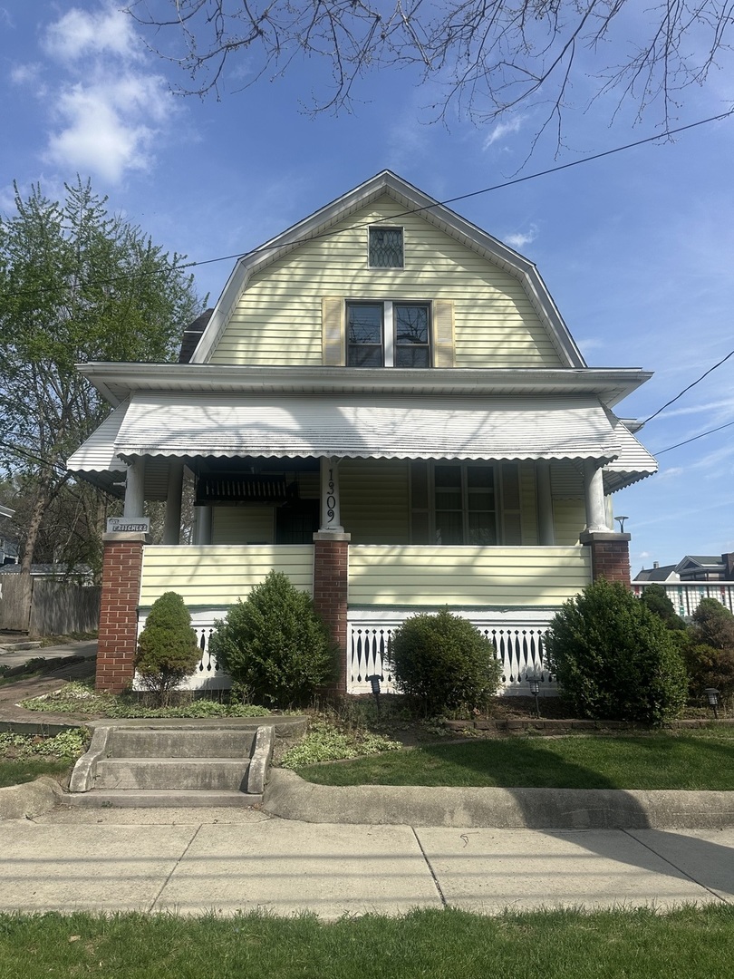 1309 N Lee Street, Bloomington, IL 61701